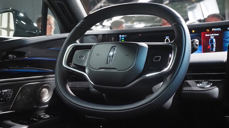 Nautilus steering wheel