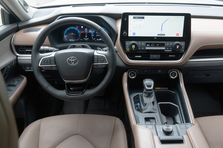 Grand Highlander dashboard