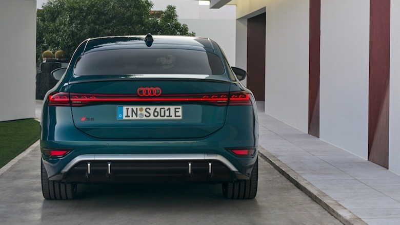 S6 e-tron rear