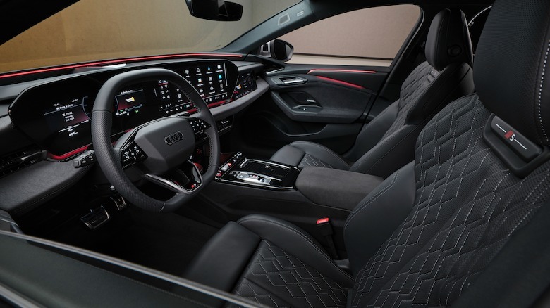 S6 e-tron front cabin