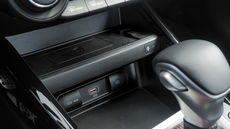 Qi charger and power ports