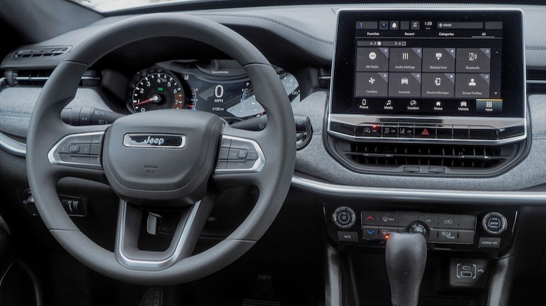 Compass Sport driver controls