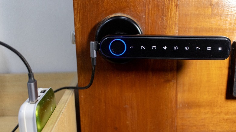 Ironzon F190 Smart Door Lock USB-C power