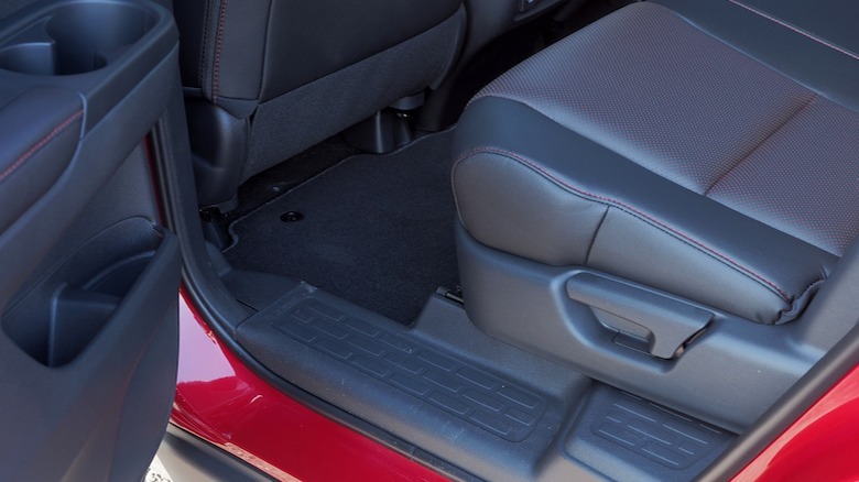 Passport rear floor lip