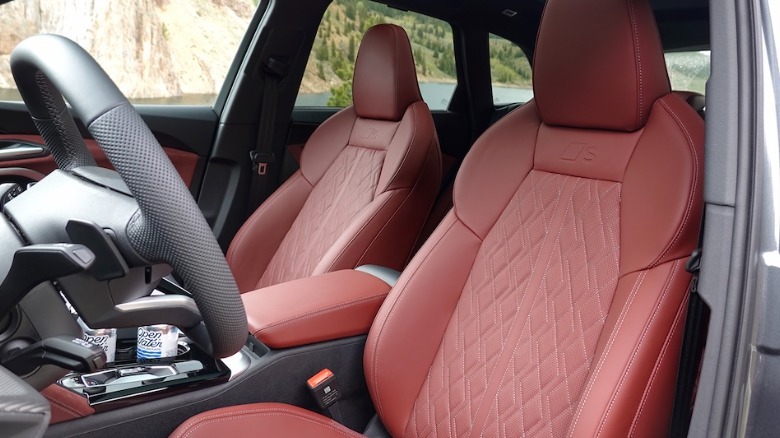SQ5 front seats