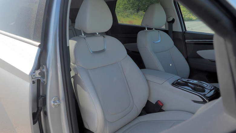 Tucson Hybrid front seats
