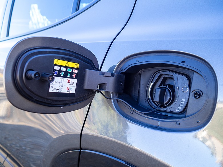 2024 Dodge Hornet R/T PHEV charging port