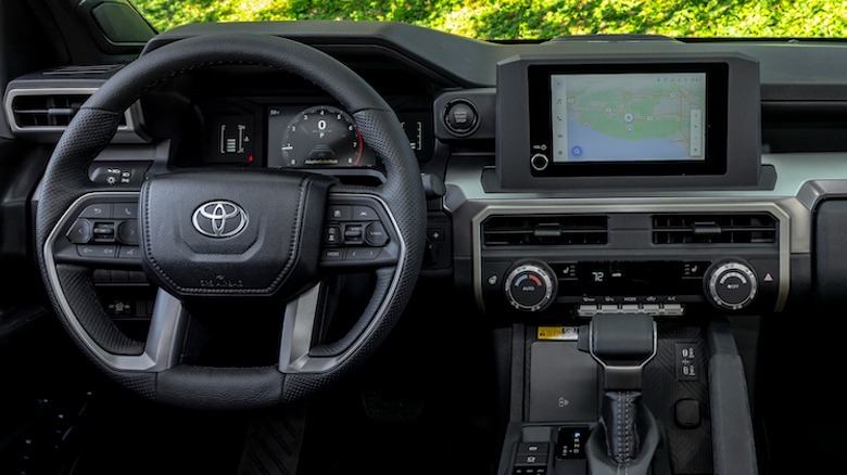 Base dashboard with 8-inch touchscreen