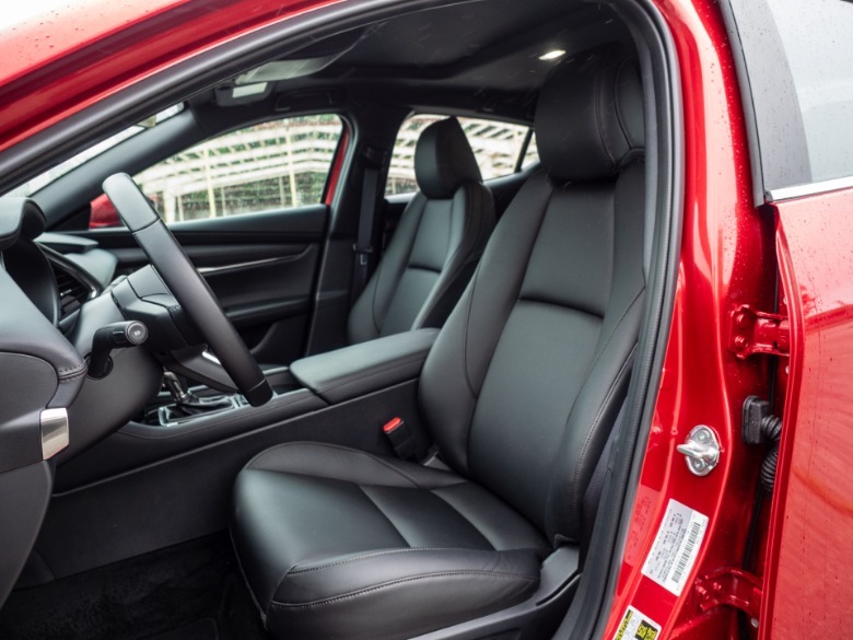 2025 Mazda3 Hatchback front seats