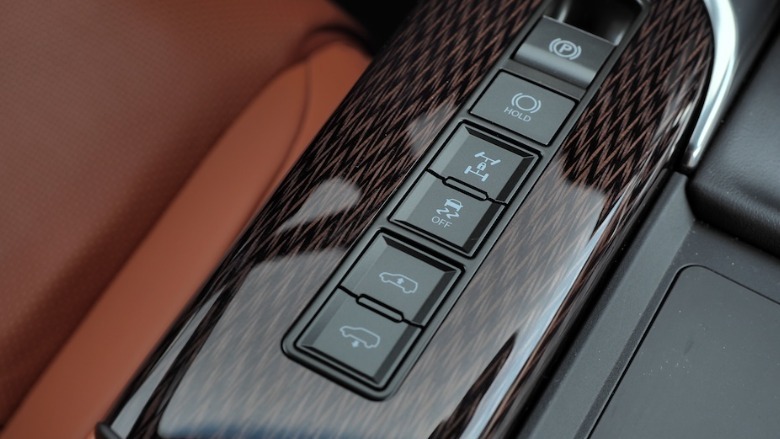 Drivetrain and suspension controls