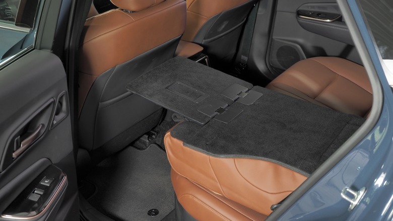 Fold-out trunk extension