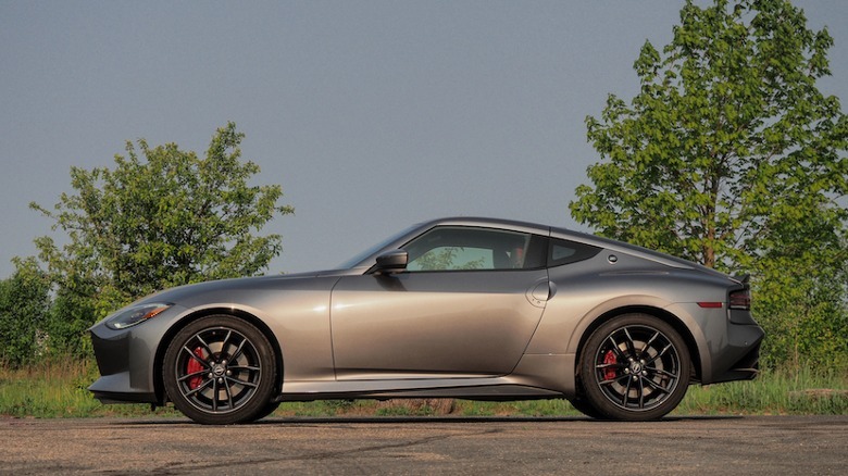 2023 Nissan Z profile