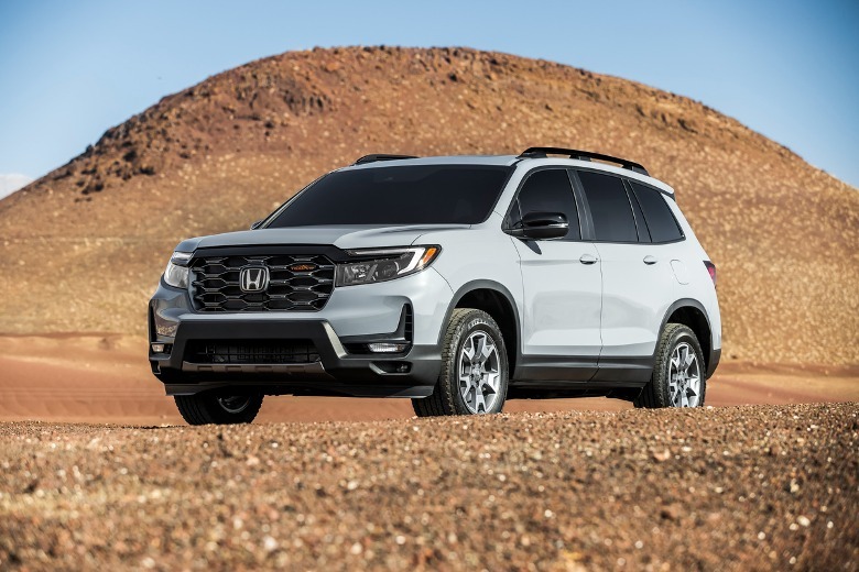 2023 Honda Passport Trailsport parked desert