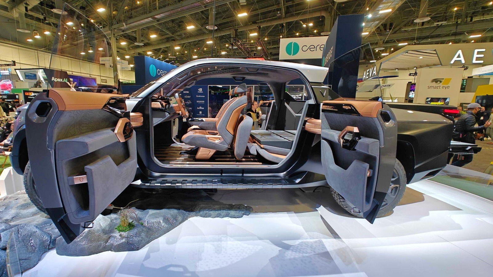 vinfast truck side doors open