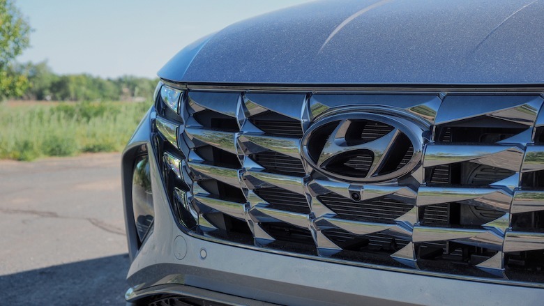 Tucson Hybrid Limited grille