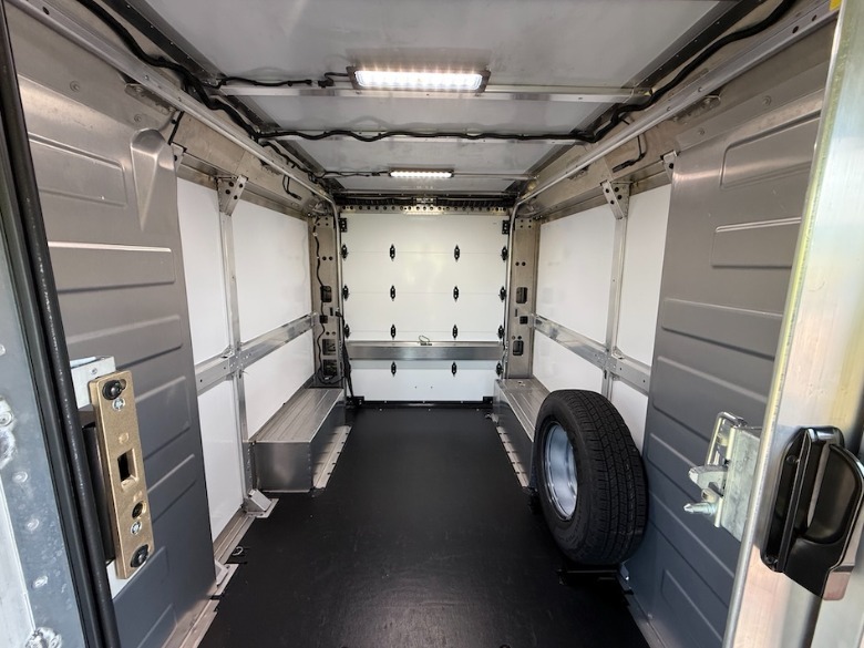 BrightDrop 400 interior facing rear hatch