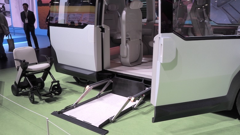 PBV taxi handicap door open