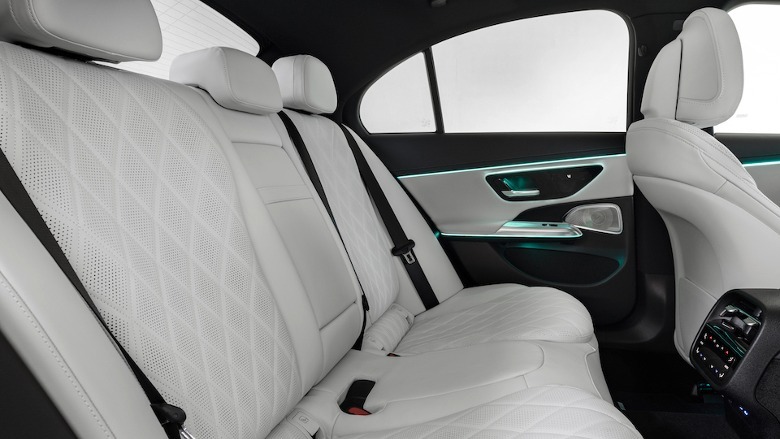 E-Class rear seats