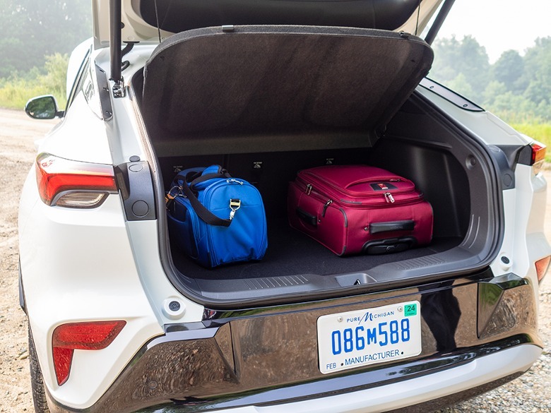2024 Buick Envista ST rear hatch