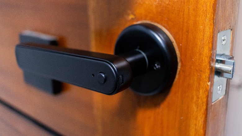 Ironzon F190 Smart Door Lock inner lever