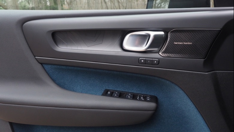 2022 Volvo C40 Recharge door panel