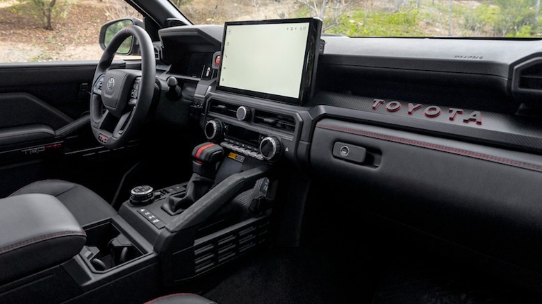 2025 4Runner dashboard screen