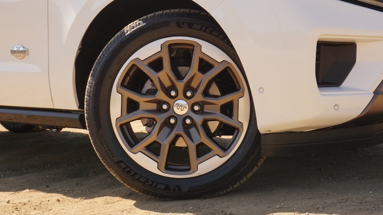 2025 Ford Expedition King Ranch wheel emblem