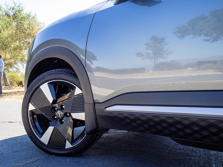 2025 Nissan Kicks left front wheel