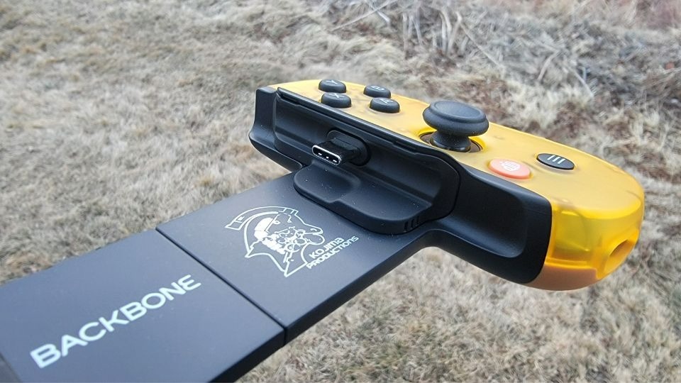 usb c port on backbone controller