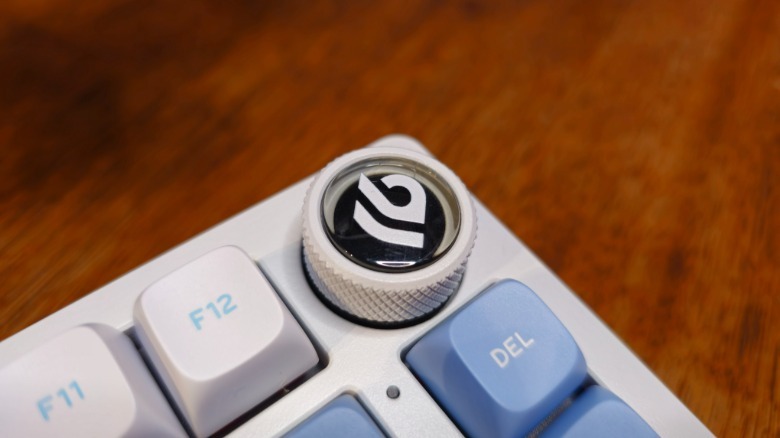 Knob wheel on Leobog Hi75