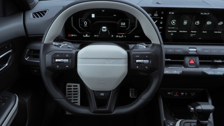 Kia K4 driver controls