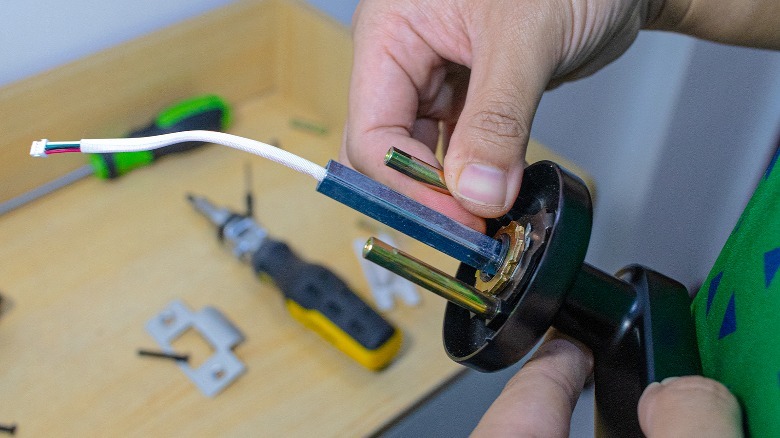 Ironzon F190 Smart Door Lock attaching screws