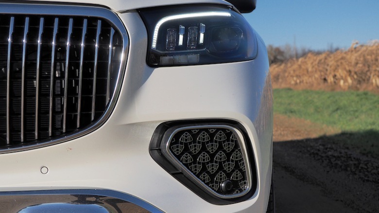 Maybach grille detailing