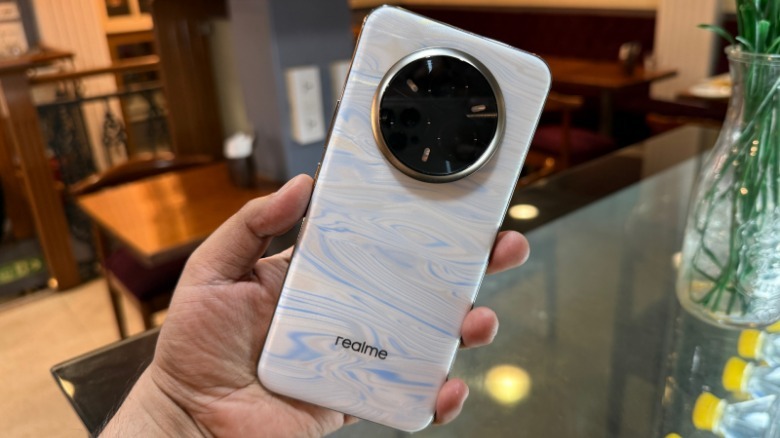 Blue shift on Realme 14 Pro+.