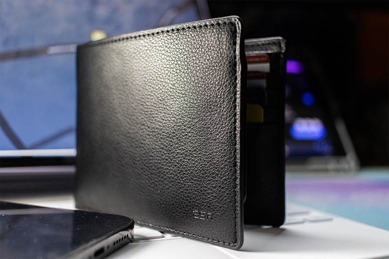 ESR Geo Wallet with Find My standing on desk