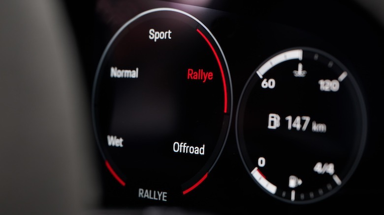 911 Dakar drive modes