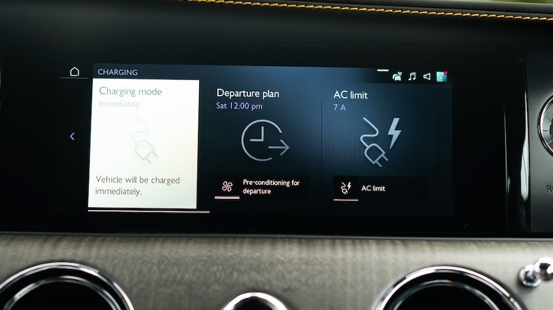 Spectre infotainment