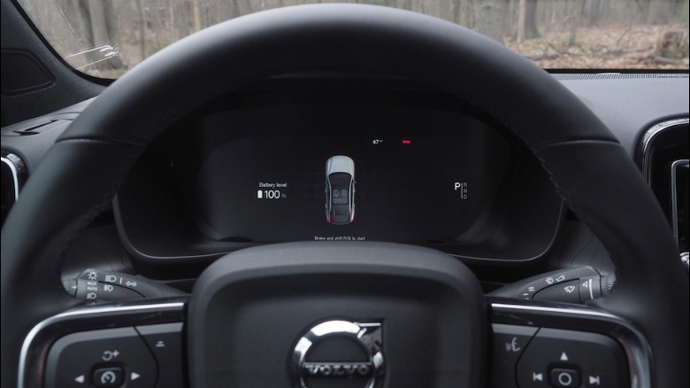 2022 Volvo C40 Recharge battery gauge