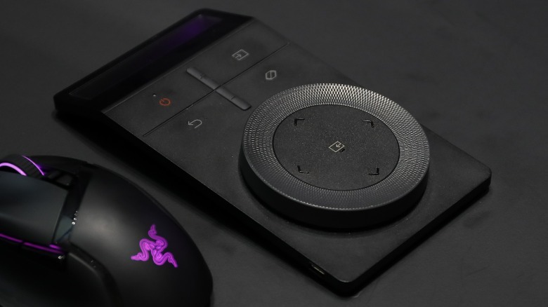 Samsung controller near mouse