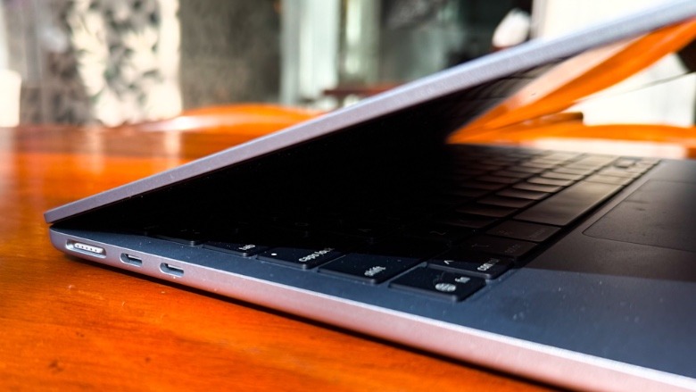 Ports on MacBook Air