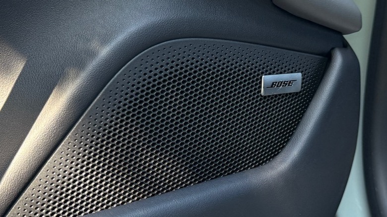 2025 Porsche Taycan Cross Turismo Bose stereo