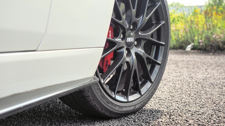 2023 Mazda MX-5 Miata Club front wheel