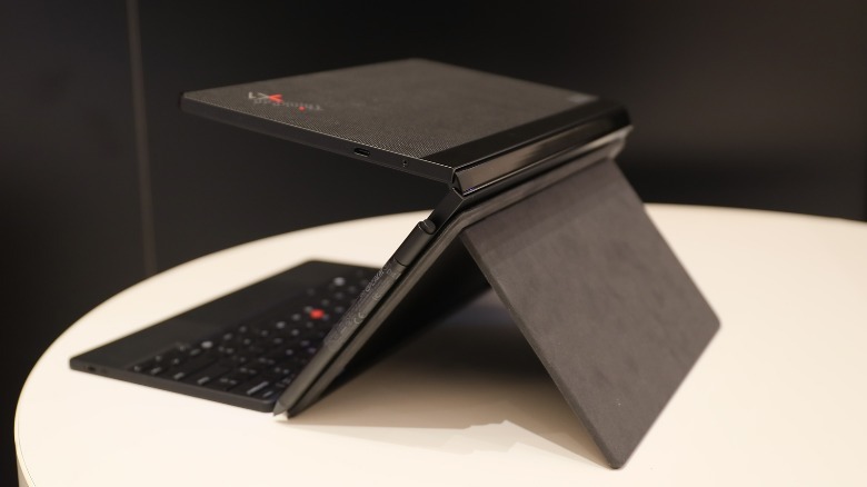 Lenovo foldable device