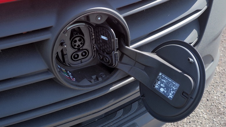 eSprinter charge port