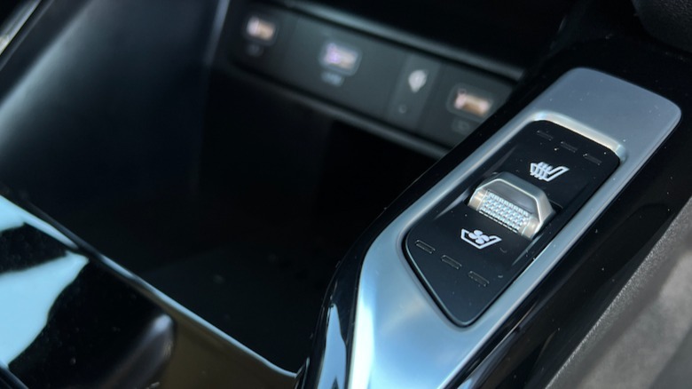 2022 Kia Sorento seat controls