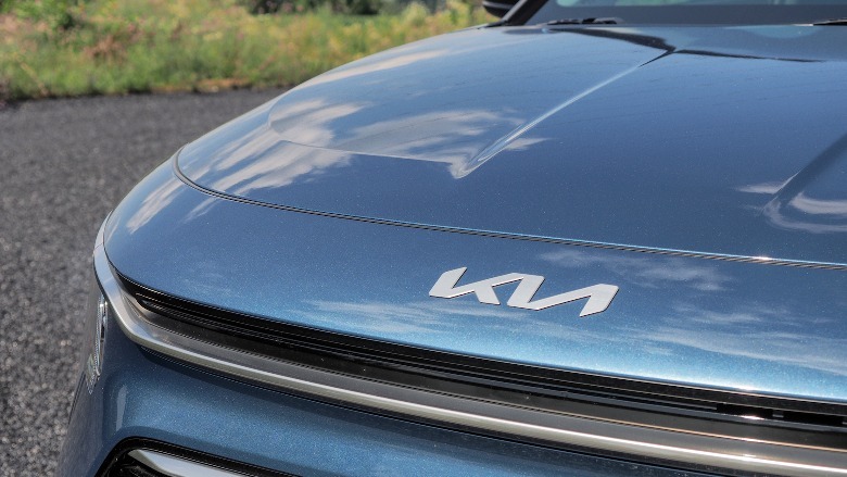 Kia Niro front badge