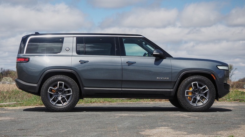 Rivian R1S