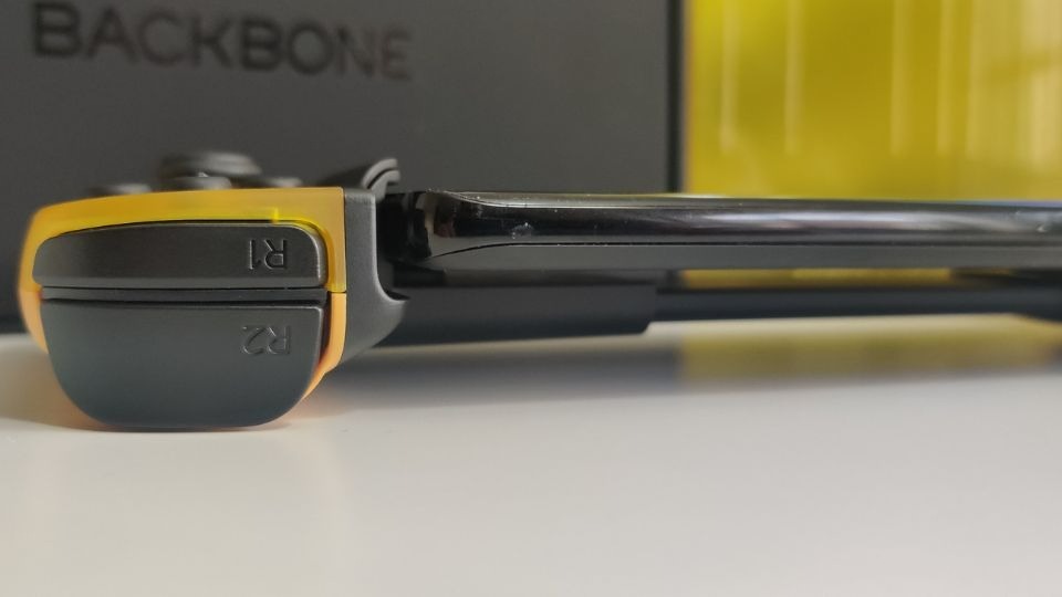 right triggers on backbone one controller