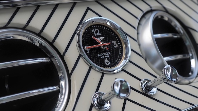 Continental GT Azure dashboard detail