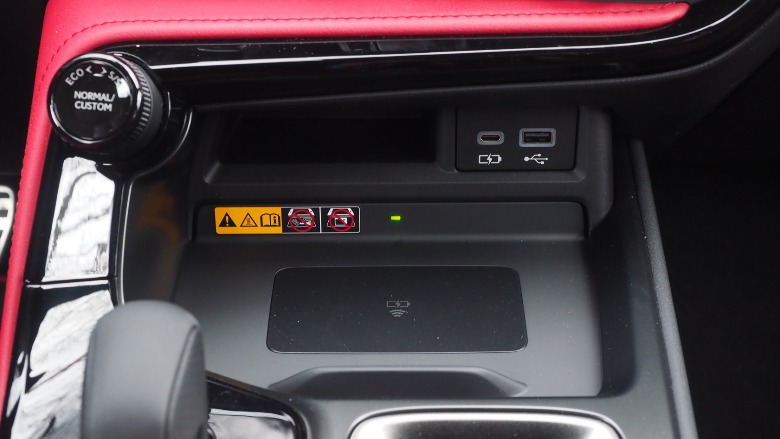Lexus Qi charging pad